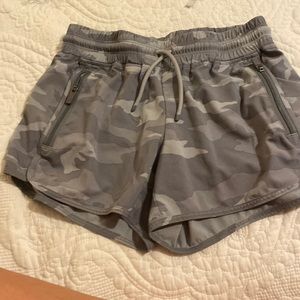 Girls running shorts camo size youth M!!